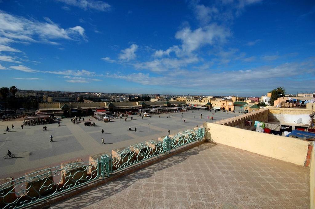 Riad Felloussia Meknès Buitenkant foto