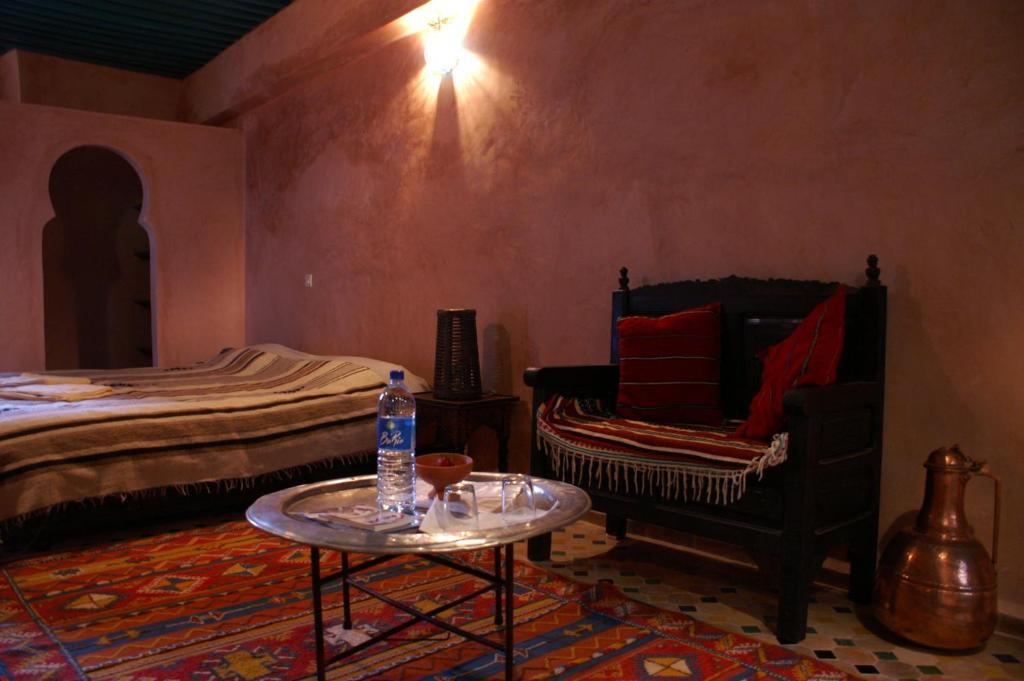 Riad Felloussia Meknès Kamer foto