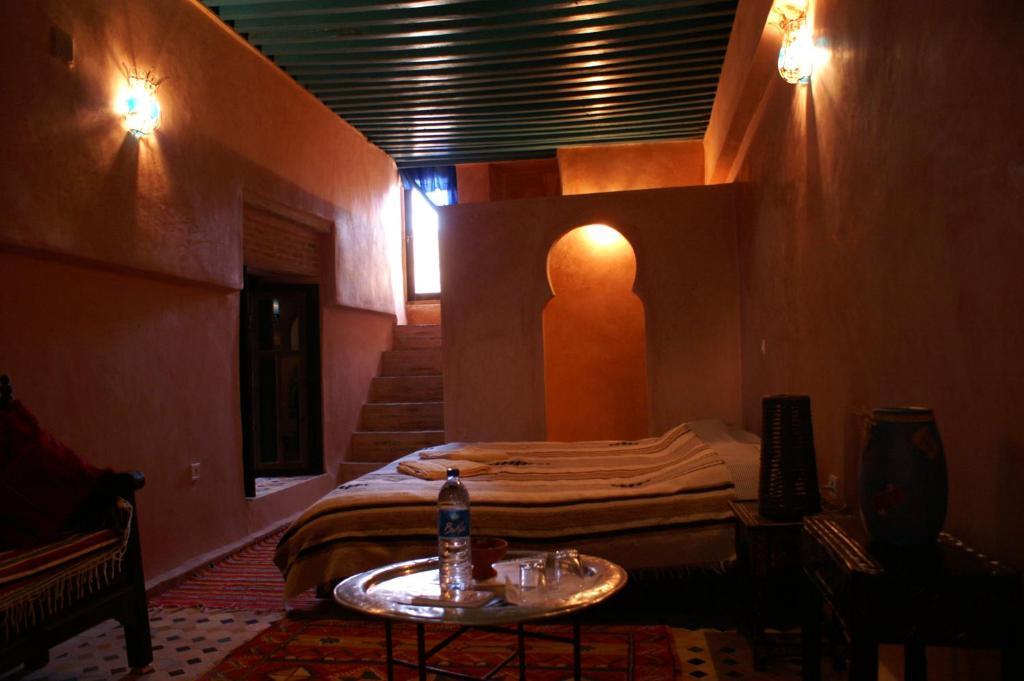 Riad Felloussia Meknès Kamer foto